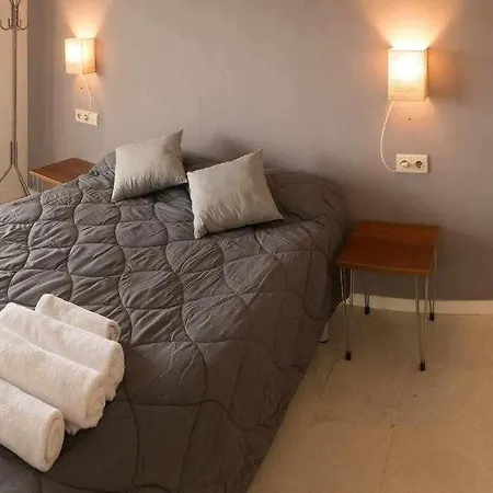 Apartamento Con Terraza Y Parking Privado *