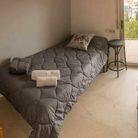 Apartamento Con Terraza Y Parking Privado شقة *